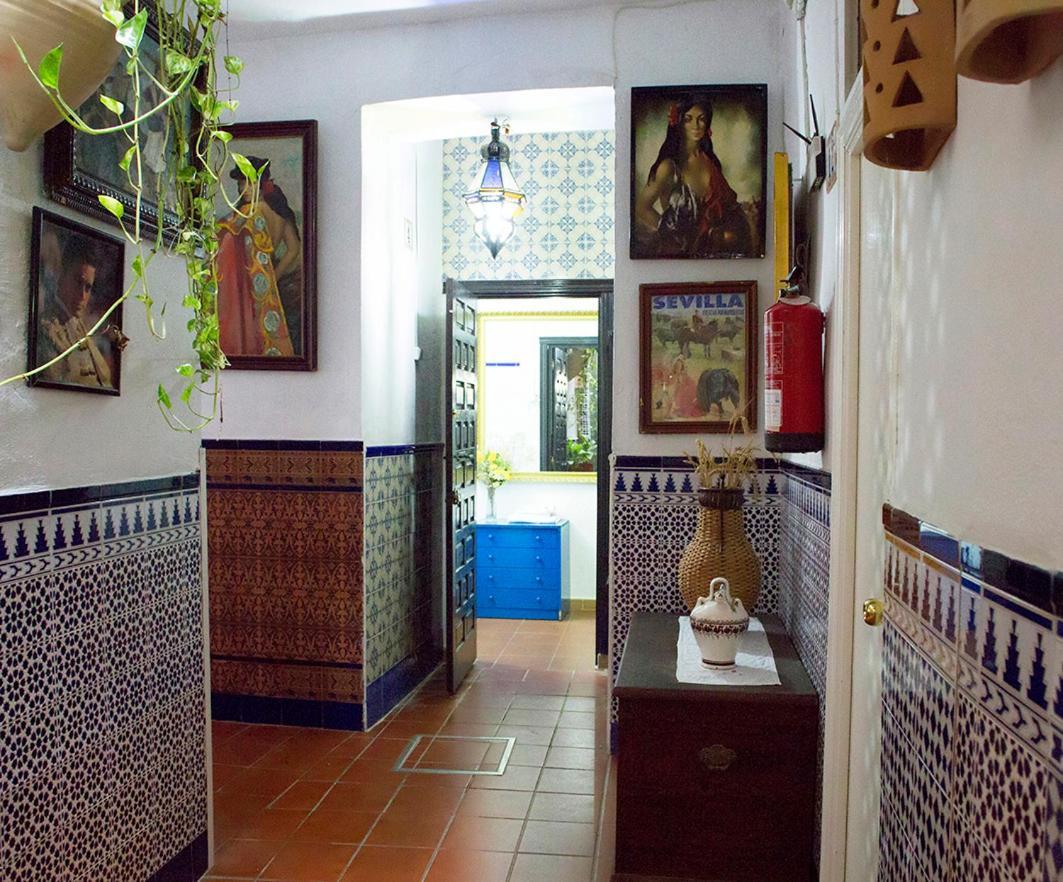 Pension Santa Maria La Blanca Seville Exterior photo