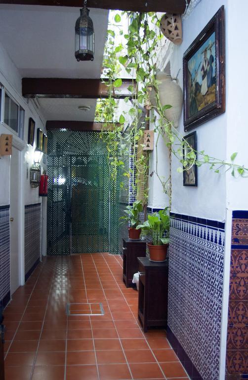 Pension Santa Maria La Blanca Seville Exterior photo