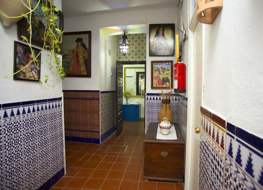 Pension Santa Maria La Blanca Seville Exterior photo