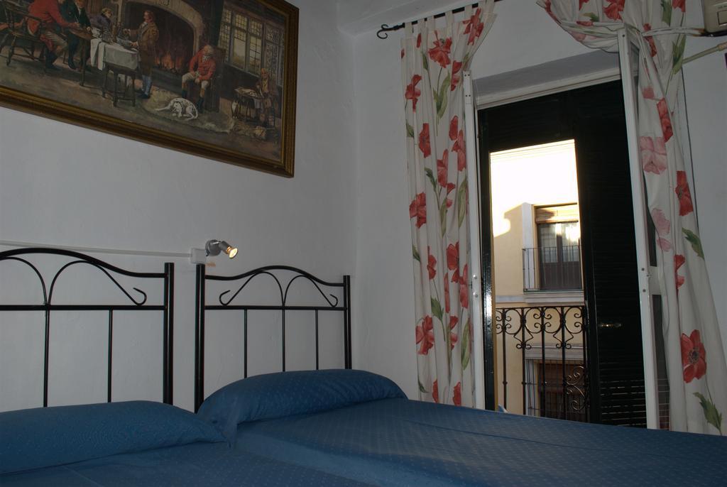 Pension Santa Maria La Blanca Seville Exterior photo