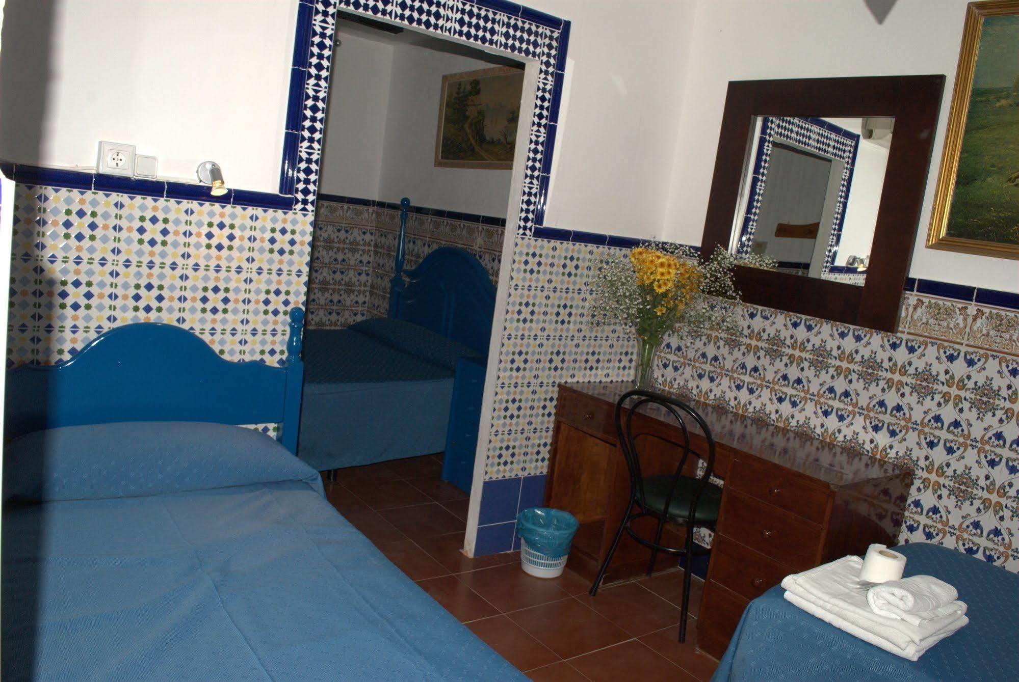 Pension Santa Maria La Blanca Seville Exterior photo