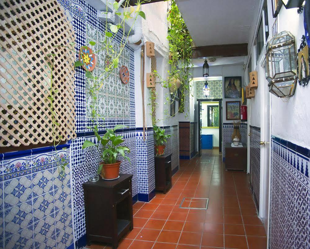 Pension Santa Maria La Blanca Seville Exterior photo